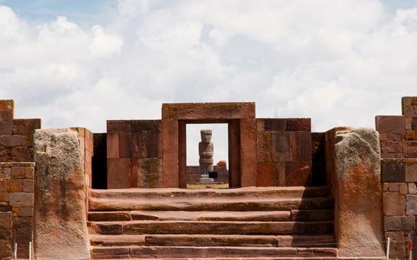 Tiwanaku was the capital of a powerful pre-Inca civilization that thrived for centuries near the shores of Lake Titicaca. The site features massive stone monuments, such as the Gate of the Sun and the Kalasasaya Temple, showcasing advanced astronomical and architectural knowledge. Exploring these ruins reveals the grand history of a mysterious culture that deeply influenced the later Inca Empire.