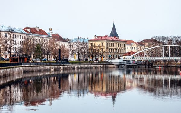 Tartu is the intellectual heart of Estonia, home to one of Northern Europe’s oldest universities. Its Old Town is centered around a charming Town Hall Square and the ruins of the Tartu Cathedral. Known for its youthful energy and "Tartu Spirit," the city offers a blend of historic academic tradition, vibrant street art, and beautiful riverside parks along the Emajõgi River.
