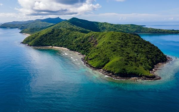 The Yasawa Islands are a volcanic archipelago known for their dramatic cliffs, white-sand beaches, and crystal-clear lagoons. This remote chain is a haven for travelers seeking a quiet, "back-to-basics" tropical paradise. Visitors can swim with manta rays, explore the Sawa-i-Lau limestone caves, and enjoy the authentic Fijian hospitality in traditional villages away from the main tourist hubs.