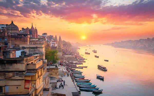 Varanasi is one of the oldest living cities in the world and the spiritual heart of India. The series of ghats (steps) leading down to the Ganges River are the site of ancient rituals, prayers, and cremations. Witnessing the evening Ganga Aarti ceremony, with its fire and chanting, offers a profound and intense experience of Hindu culture and the timeless cycle of life and death.