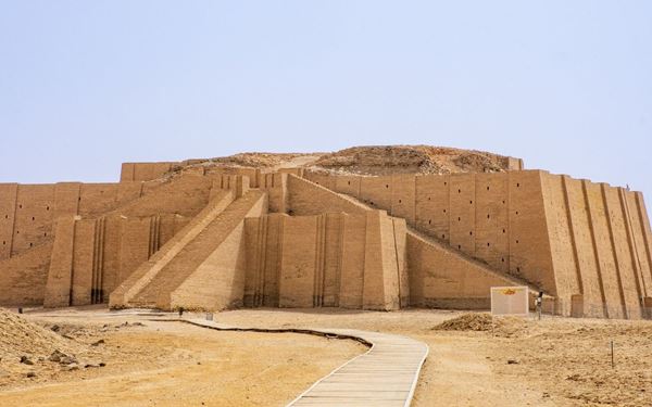 The Ziggurat of Ur is one of the most well-preserved ancient structures from the Sumerian civilization, dating back to the 21st century BC. This massive stepped pyramid was dedicated to the moon god Nanna. Standing in the middle of the desert, it represents the cradle of civilization and offers a hauntingly beautiful and historic connection to the origins of human society.