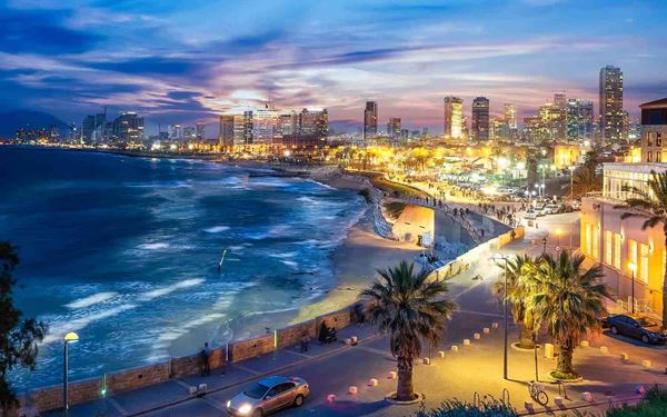 The Tel Aviv Promenade (Tayelet) is a vibrant stretch of boardwalk along the Mediterranean Sea, connecting modern Tel Aviv with the ancient port of Jaffa. It is a hub of social life, famous for its golden beaches, outdoor cafes, and bustling energy. Walking the promenade at sunset offers a perfect blend of the city’s cosmopolitan lifestyle and its beautiful coastal scenery.