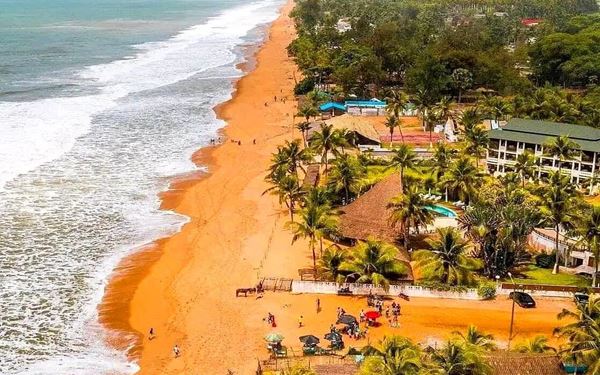 Grand-Bassam is a historic coastal town and a UNESCO World Heritage site, known for its fading French colonial architecture and its role as the first capital of the country. Walking through the "Quartier de France" reveals historic buildings overgrown with tropical greenery. The town's combination of history, craft markets, and beautiful Atlantic beaches makes it a charming and nostalgic destination.