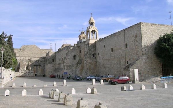 Located in Bethlehem, the Church of the Nativity is one of the oldest working churches in the world and marks the traditional birthplace of Jesus. This UNESCO World Heritage site features ancient mosaics, limestone columns, and a peaceful grotto. It is a site of immense spiritual and historical significance, attracting millions of pilgrims from all over the world for centuries.