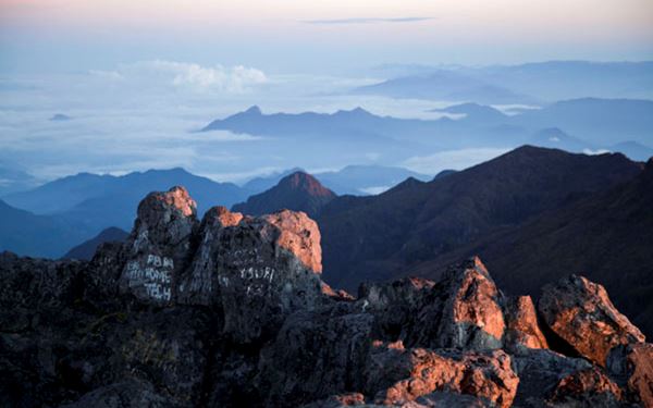 Mount Wilhelm is the highest mountain in Papua New Guinea and a popular destination for serious hikers. The climb takes you through diverse ecological zones, from tropical forests to alpine grasslands. Reaching the summit at 4,509 meters offers spectacular panoramic views across the island. It is a rugged and rewarding adventure that showcases the wild, mountainous heart of the country.