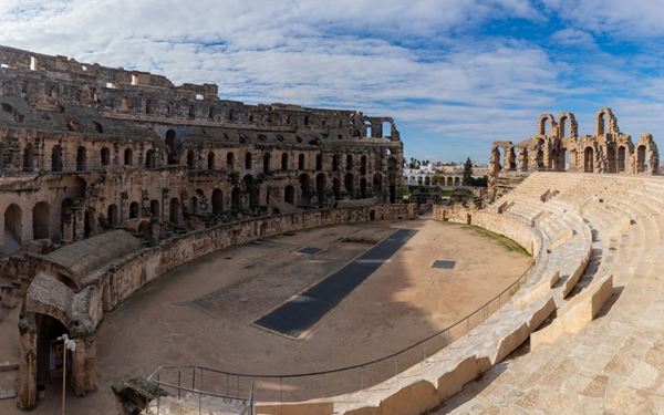 This UNESCO World Heritage site is one of the largest and best-preserved Roman amphitheatres in the world. Built in the 3rd century, it could once hold 35,000 spectators for gladiatorial contests. Walking through its underground tunnels and climbing the tiers offers a powerful glimpse into the grandeur of Roman Africa, rivaling the Colosseum in Rome for its sheer scale and architectural integrity.