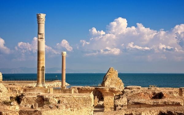 Carthage was once the heart of a powerful empire that challenged Rome. Today, visitors can explore the ruins of the Antonine Baths, the Punic ports, and the Byrsa Hill. As a UNESCO World Heritage site, it tells the story of Phoenician and Roman history. Its seaside location and archaeological depth make it a must-visit for history lovers wanting to understand the ancient foundations of the Mediterranean world.