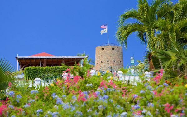 Located in Charlotte Amalie, St. Thomas, this 17th-century Danish watchtower is a National Historic Landmark steeped in pirate lore. While named after the legendary pirate, it was originally built to protect the harbor from invaders. Visitors can explore the historic site and enjoy panoramic views of the port. It is a key part of the island's colonial and maritime heritage, offering a glimpse into the Caribbean’s "Golden Age."