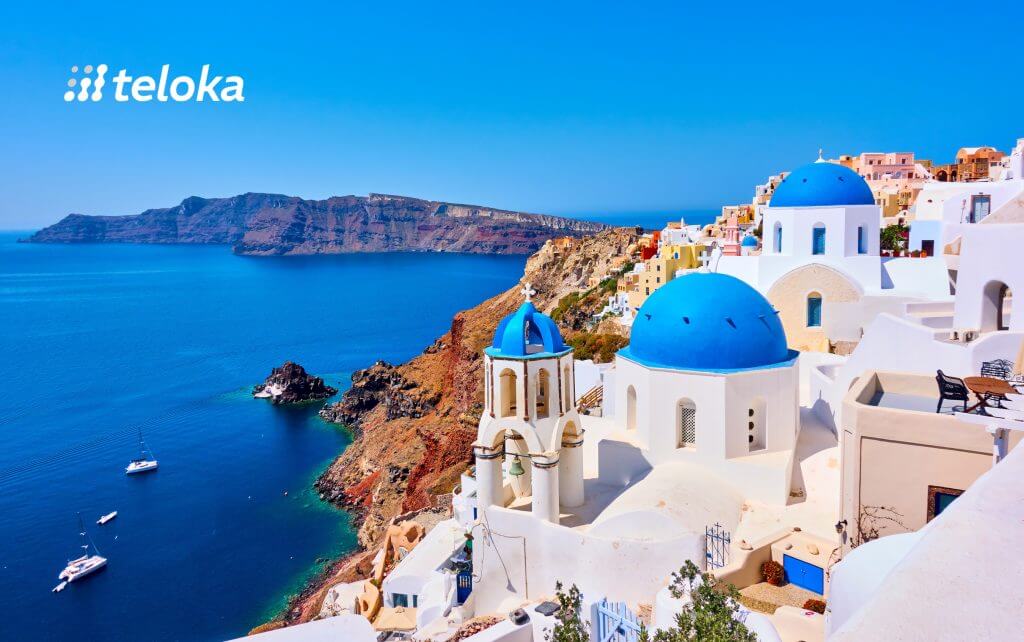 サントリーニ島は一目見るだけで心を奪われます